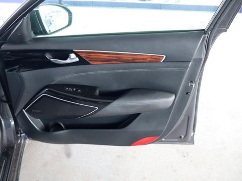 Used 2017 Kia Cadenza Technology FWD image 36