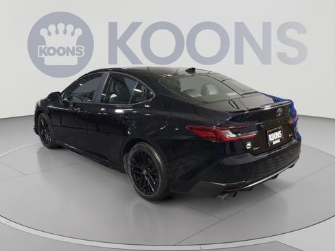 Used 2025 Toyota Camry SE FWD image 4