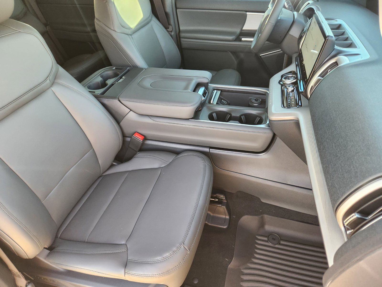 New 2026 Ford Expedition Active RWD image 14
