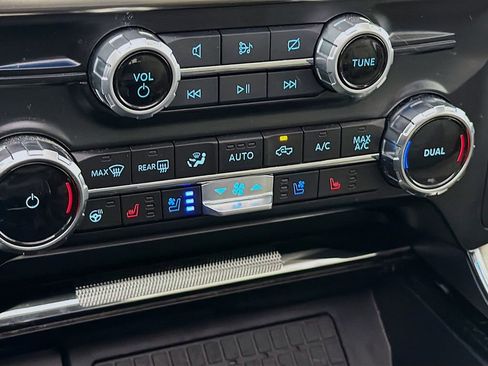 Used 2024 Ford F150 Platinum w/ Equipment Group 703A Plus image 25