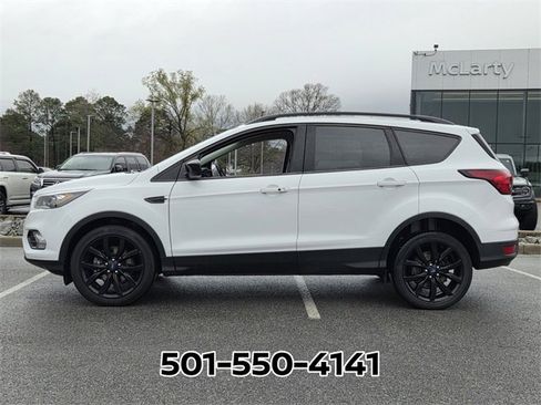 Used 2019 Ford Escape SE image 2