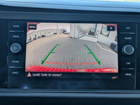Used 2019 Volkswagen Jetta SEL FWD image 21