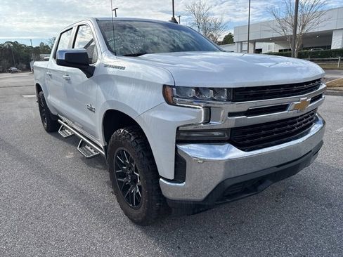Used 2021 Chevrolet Silverado 1500 LT w/ Convenience Package II image 3