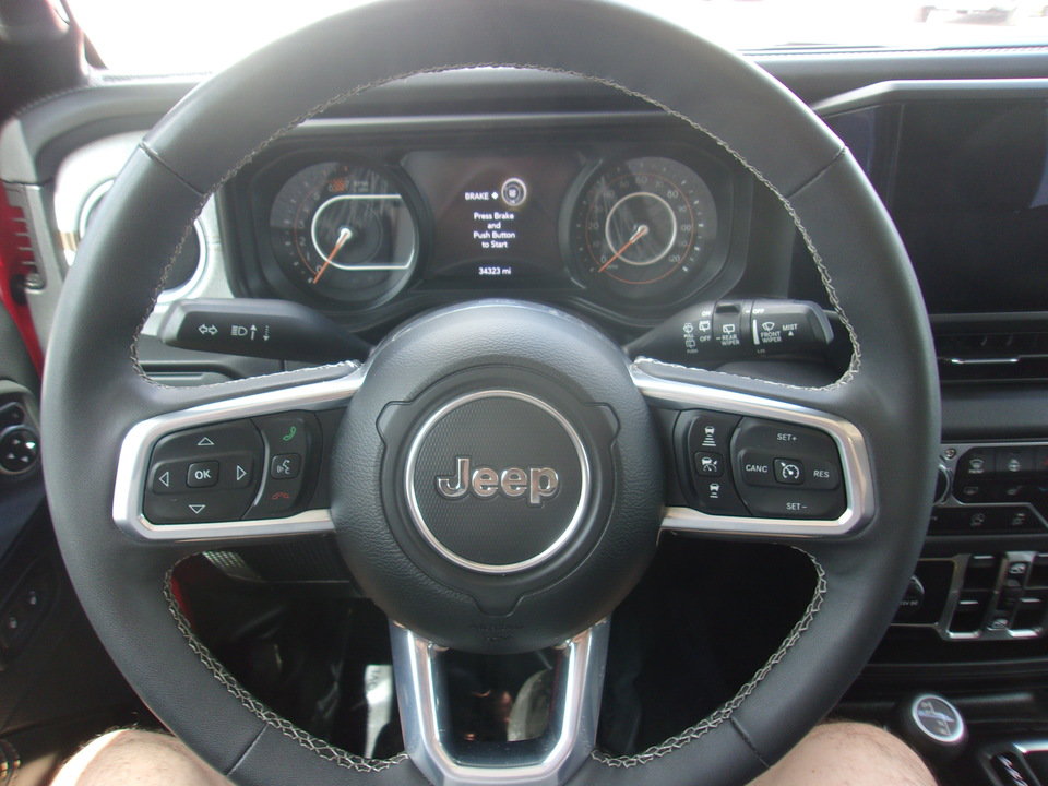 Used 2025 Jeep Wrangler Unlimited Sahara AWD/4WD image 10