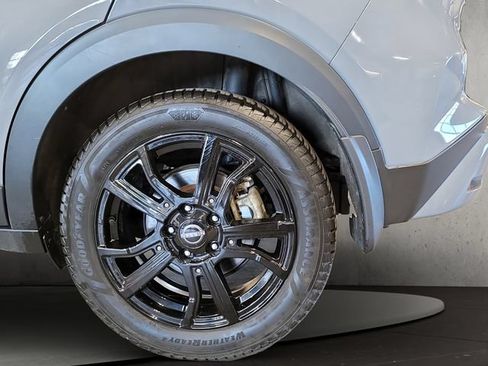 Used 2024 Nissan Kicks SR w/ SR Premium Package FWD image 14