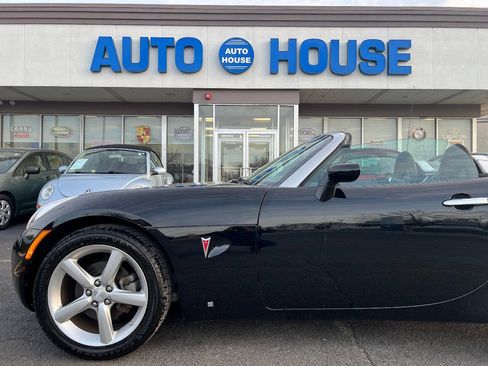 Used 2009 Pontiac Solstice Convertible w/ Preferred Package RWD image 32