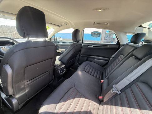 Used 2015 Ford Fusion SE w/ Equipment Group 201A FWD image 13