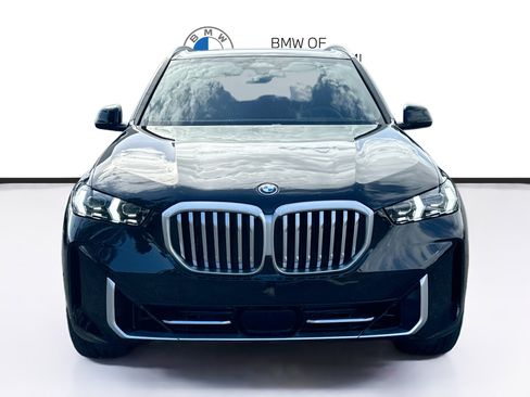 New 2026 BMW X5 xDrive50e w/ Premium Package AWD/4WD image 2