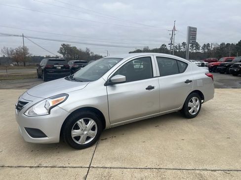 Used 2019 Nissan Versa S Plus image 7