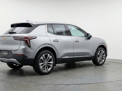 Used 2025 Chevrolet Equinox LT image 9