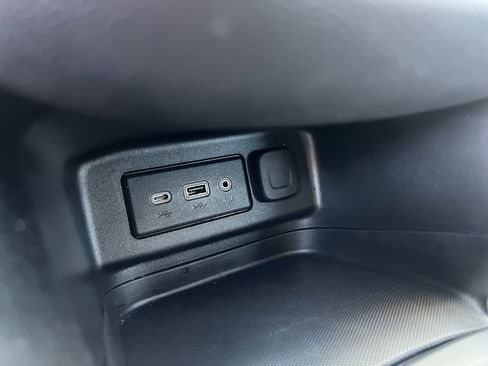 Used 2020 Chevrolet Equinox LT FWD image 25