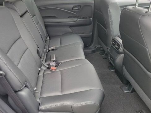 Used 2024 Honda Passport EX-L image 6
