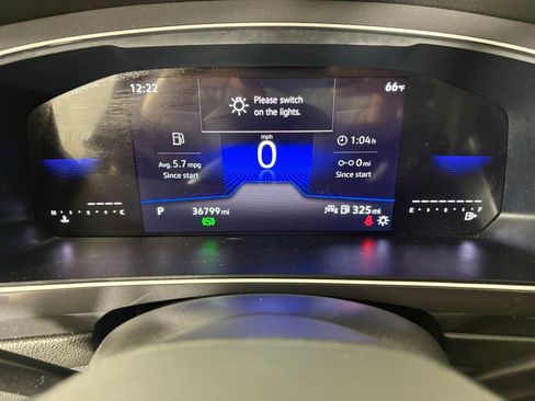 Used 2024 Volkswagen Tiguan SE FWD image 31