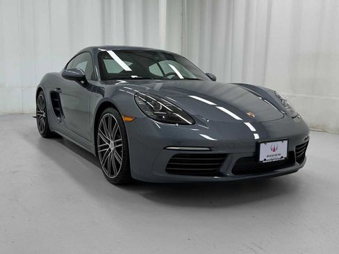 Used 2025 Porsche 718 Cayman image 2