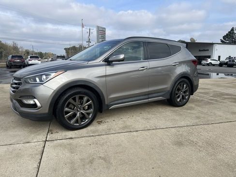 Used 2018 Hyundai Santa Fe Sport image 3