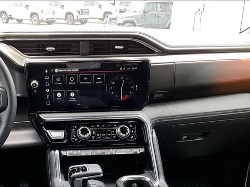 Used 2026 GMC Sierra 1500 Denali AWD/4WD image 7