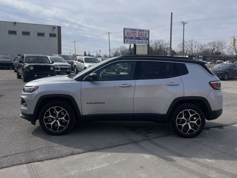 Used 2025 Jeep Compass Limited image 4