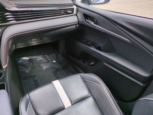 Used 2025 Toyota Camry SE image 16