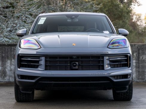 New 2025 Porsche Cayenne E-Hybrid image 8