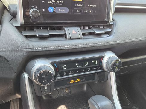 Used 2025 Toyota RAV4 LE image 23