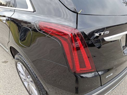 Certified 2025 Cadillac XT5 Premium Luxury image 12