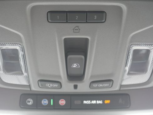 Certified 2025 Chevrolet Silverado 1500 RST w/ Convenience Package II AWD/4WD image 33