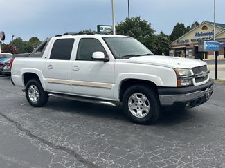 Used 2005 Chevrolet Avalanche Z66 w/ Sun And Sound Package RWD video 2