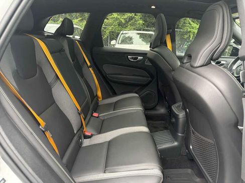 Used 2023 Volvo XC60 B5 Ultimate w/ Climate Package FWD image 20