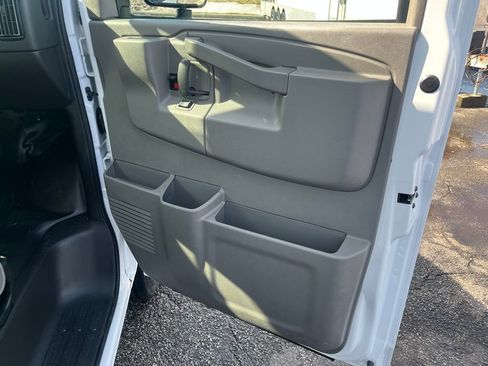 New 2026 Chevrolet Express 3500 w/ Power Convenience Package image 18