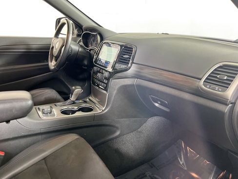 Used 2022 Jeep Grand Cherokee Laredo X image 29