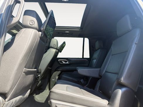 Used 2021 Chevrolet Suburban Z71 w/ Rear Media and Nav Package AWD/4WD image 13