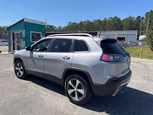 Used 2019 Jeep Cherokee Limited AWD/4WD image 3
