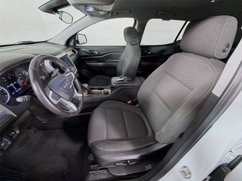 Used 2019 GMC Acadia SLE image 11