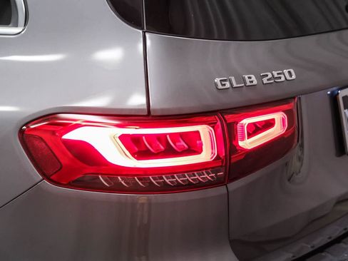 Certified 2023 Mercedes-Benz GLB 250 image 7