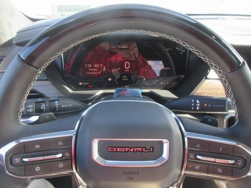 New 2026 GMC Acadia Denali Ultimate FWD image 18