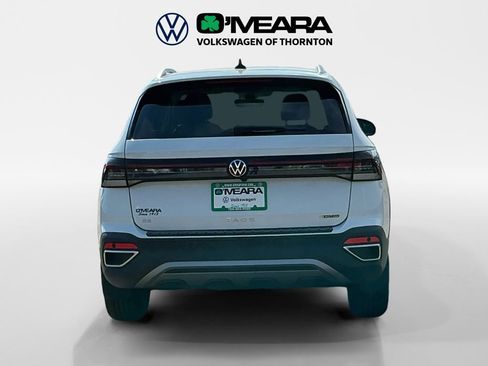 Certified 2025 Volkswagen Taos SE w/ Panoramic Sunroof Package AWD/4WD image 4