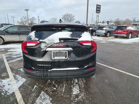 Used 2023 GMC Terrain SLE w/ Driver Convenience Package image 8