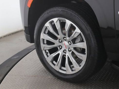 Used 2024 GMC Yukon XL Denali image 13