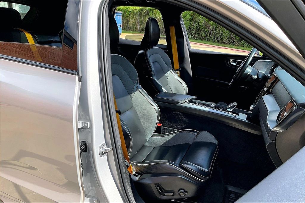Certified 2023 Volvo XC60 T8 Polestar AWD/4WD image 10