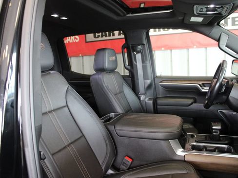Used 2025 Chevrolet Silverado 1500 High Country w/ Midnight Edition AWD/4WD image 38