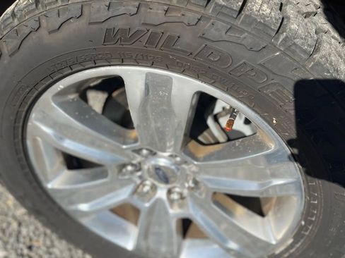 Used 2016 Ford F150 Platinum w/ Equipment Group 701A Luxury image 5