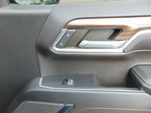 Used 2023 Chevrolet Silverado 1500 LT AWD/4WD image 25