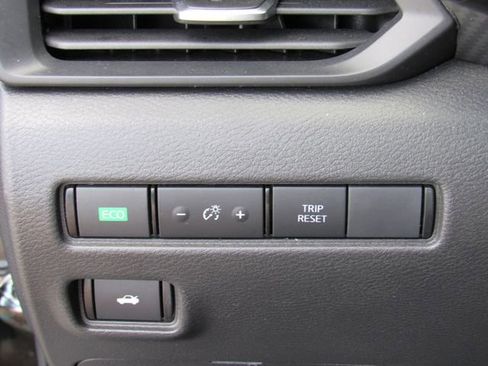 Certified 2025 Nissan Sentra S FWD image 25