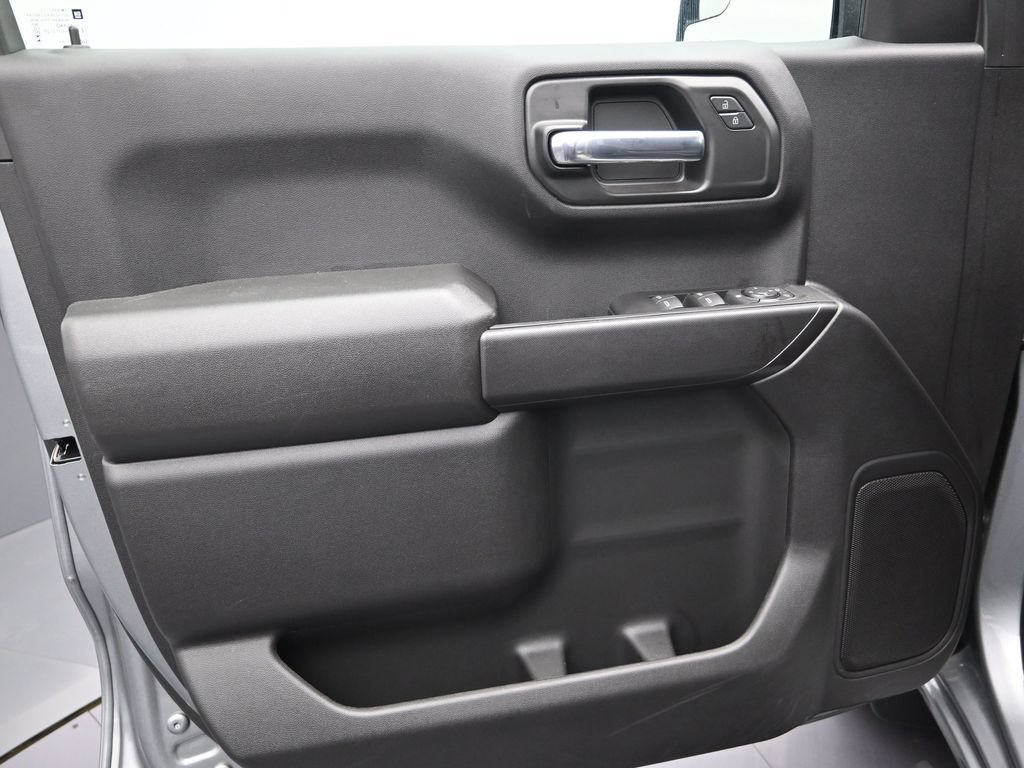 Used 2026 Chevrolet Silverado 1500 Custom w/ Turbomax Blackout Package RWD image 12