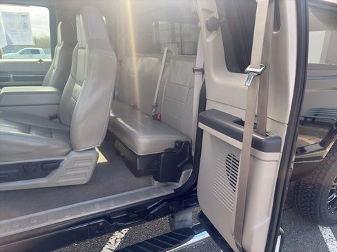 Used 2009 Ford F350 4x4 SuperCab Super Duty image 13