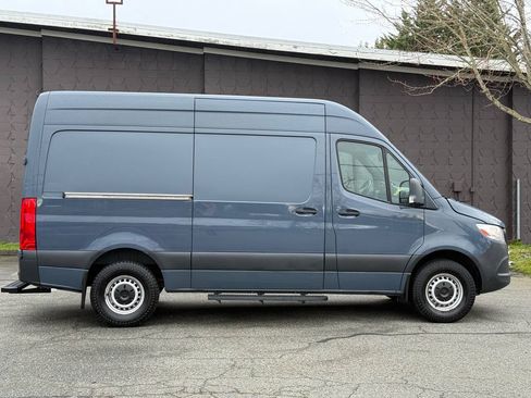 Used 2019 Mercedes-Benz Sprinter 144 image 4