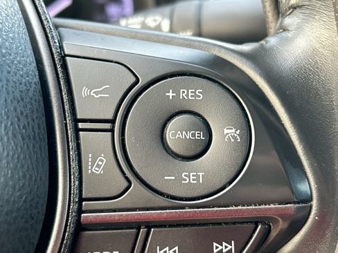 Used 2021 Toyota Camry SE FWD image 18