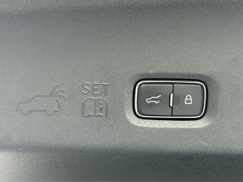 Used 2025 Ford Expedition Active AWD/4WD image 11