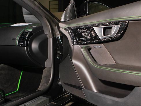 Used 2015 Jaguar F-TYPE R image 19