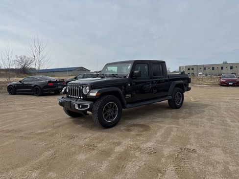 Used 2021 Jeep Gladiator Overland w/ Popular Equipment Package image 3
